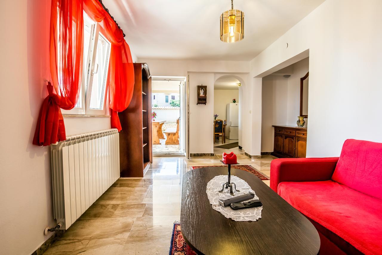 Apartment Carolina Liznjan Exterior photo
